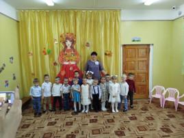 Праздник осени в средней группе Праздник осени в средней группе.