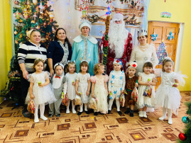 Новогодний утренник во 2-й младшей группе Новогодний утренник во 2-й младшей группе.