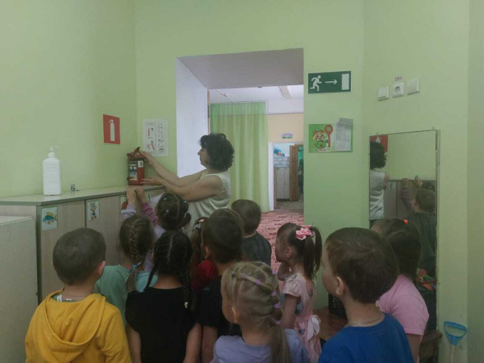 "От маленькой искры большой пожар бывает" "От маленькой искры большой пожар бывает".